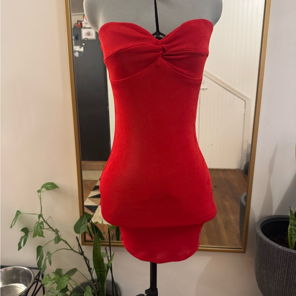Strapless Red bodycon Dress with knotted front